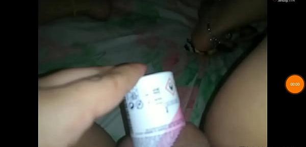  Novinha batendo siririca com Rexona comentem q posto mais